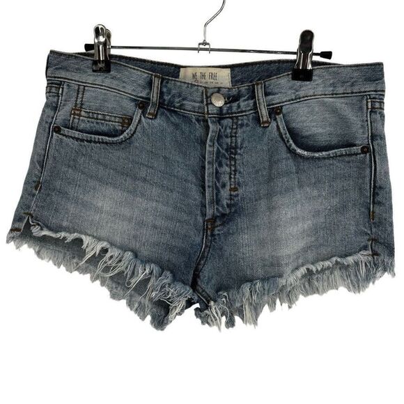 Free People We The Free Button Fly Denim Shortie Shorts Size 26 - Picture 1 of 7